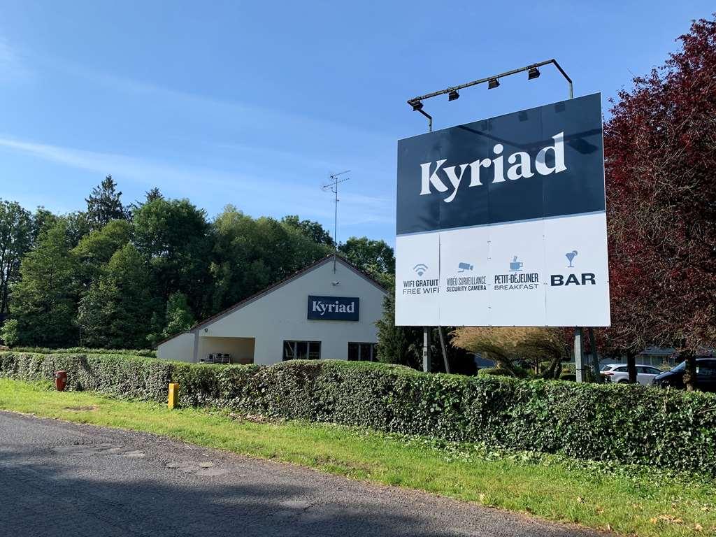 Kyriad Sedan Exteriér fotografie
